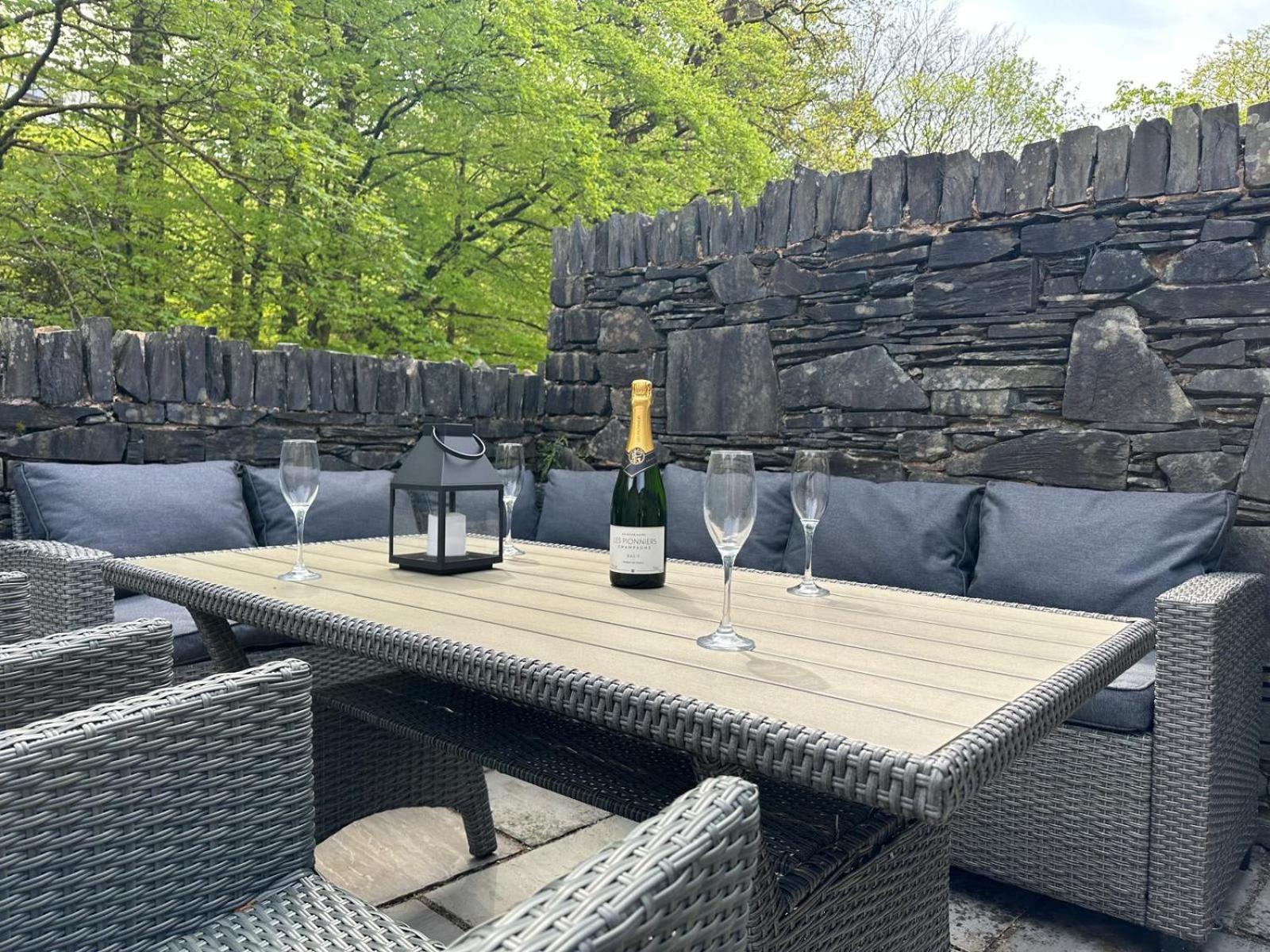 Spacious Property With Waterfall View By Letmestay Ambleside Eksteriør bilde